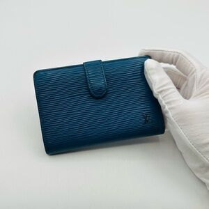 Louis Vuitton Epi Leather Kisslock Wallet